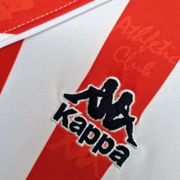 Zoom sur le logo du maillot vintage Athletic Bilbao Domicile 1995/1997