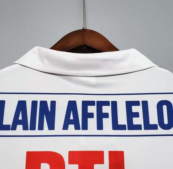 Revêts le maillot vintage Paris Saint-Germain Domicile 1990/1991 pour affirmer ton style avec ce classique intemporel.