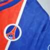 Zoom sur le logo du maillot PSG 1996