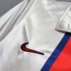 Zoom sur le logo du maillot vintage Paris Saint-Germain Extérieur 1998/1999.