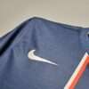 Zoom sur le logo du maillot vintage Paris Saint-Germain Domicile 2012/2013.
