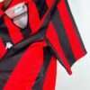 Zoom sur les coutures du maillot vintage AC Milan Domicile Saison 1988-1990