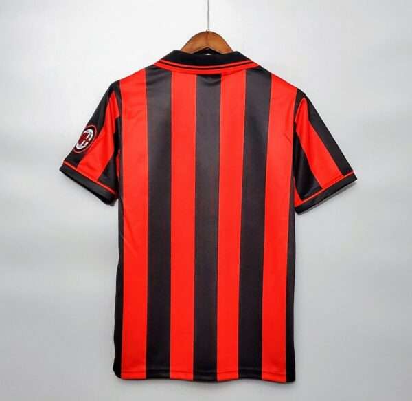 Vue arrière du maillot vintage AC Milan Domicile 1996/1997