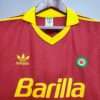 Zoom sur les logos et col du maillot vintage AS Rome Domicile 1991/1992