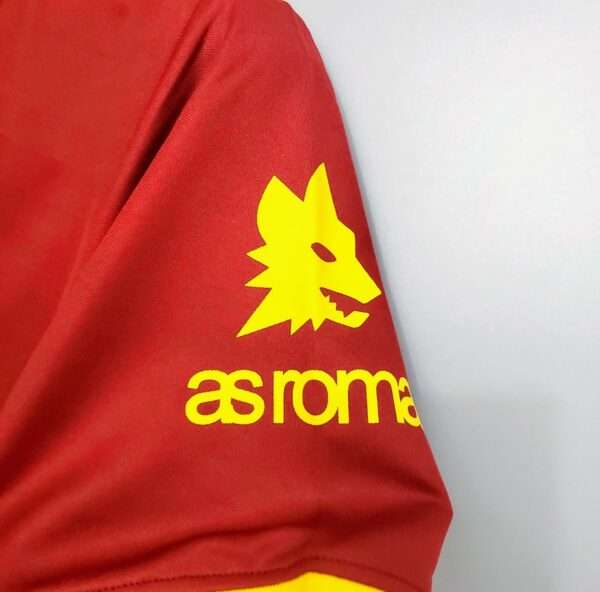 Zoom sur le logo du maillot vintage AS Rome Domicile 1991/1992
