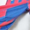 Zoom sur le flanc du maillot vintage FC Barcelone Finale Ligue des Champions 2006.