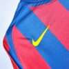 Détail du logo sur le maillot vintage FC Barcelone Finale Ligue des Champions 2006.