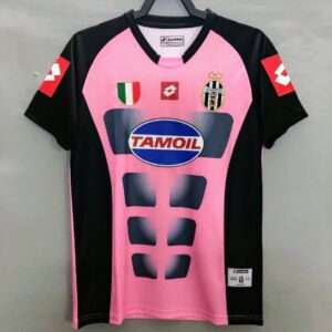 Vue avant du maillot vintage Juventus Gardien "Rose" 2002/2003