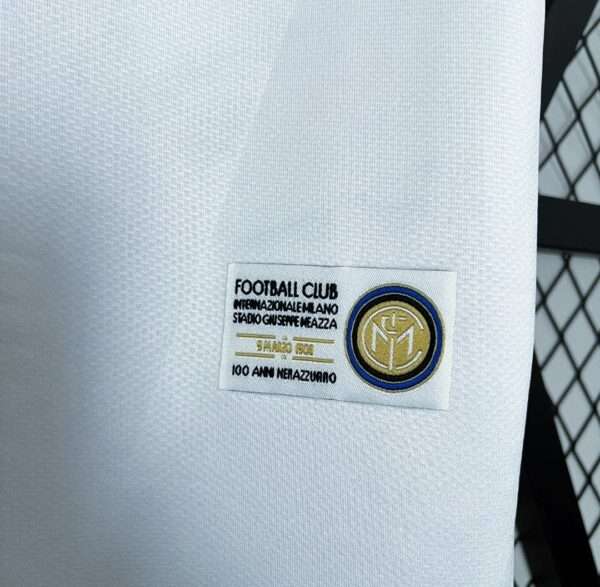 Zoom sur le logo du maillot vintage Inter Milan Extérieur 2007/2008