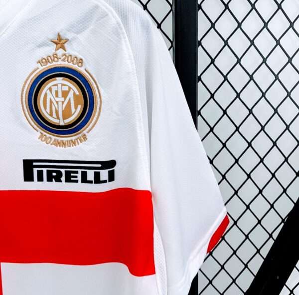 Zoom sur les logos du maillot vintage Inter Milan Extérieur 2007/2008
