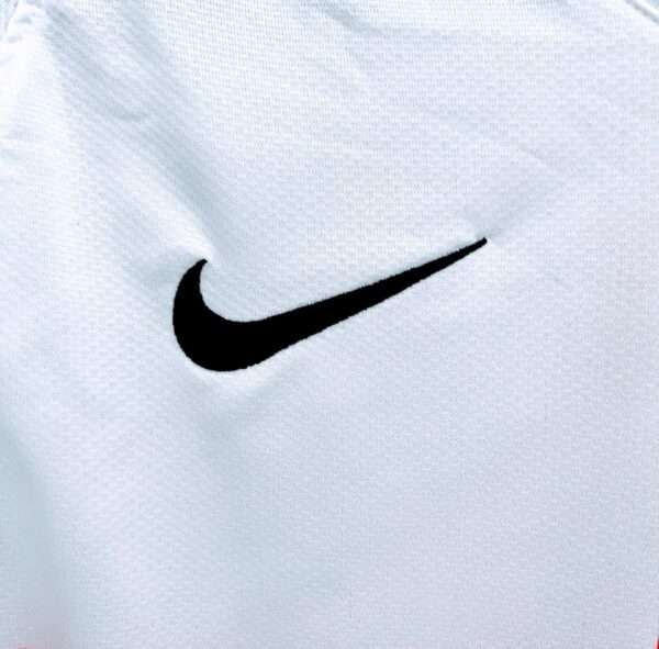 Zoom sur le logo du maillot vintage Inter Milan Extérieur 2007/2008