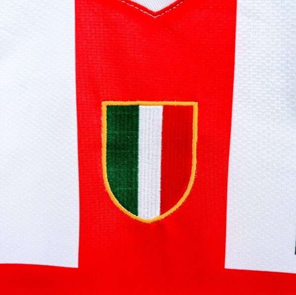 Zoom sur le logo du maillot vintage Inter Milan Extérieur 2007/2008