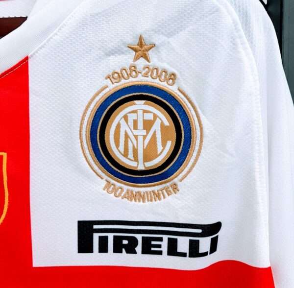 Zoom sur les logos du maillot vintage Inter Milan Extérieur 2007/2008