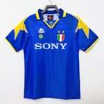 Vue avant du maillot vintage Juventus Extérieur 1995/1996.