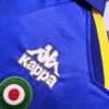 Zoom sur les logos du maillot vintage Juventus Extérieur 1995/1996