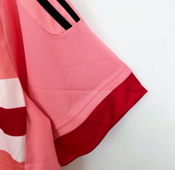 Zoom sur la manche du maillot Juventus 2015