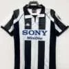 Vue avant du maillot vintage Juventus Domicile 1997/1998