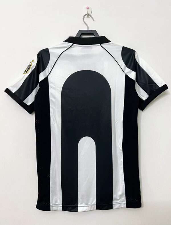 Vue arrière du maillot vintage Juventus Domicile 1997/1998