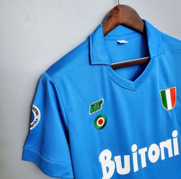 Zoom sur la manche et col du maillot vintage Naples Domicile 1987/1988