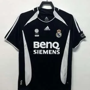 Vue avant du maillot vintage Real Madrid Extérieur 2006/2007