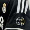 Zoom sur la manches du maillot vintage Real Madrid Extérieur 2006/2007