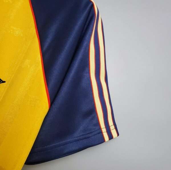 Zoom sur la manche du maillot vintage Arsenal Extérieur 1988/1991