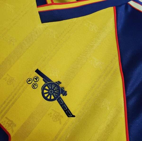 Zoom sur le logo du maillot vintage Arsenal Extérieur 1988/1991