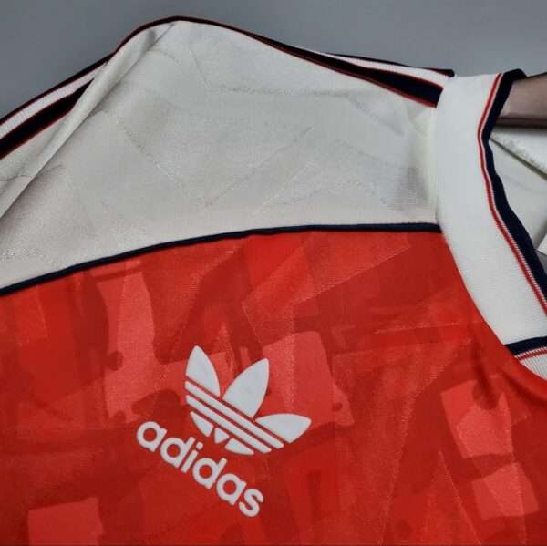 Zoom sur le logo du maillot vintage Arsenal Domicile 1990/1992