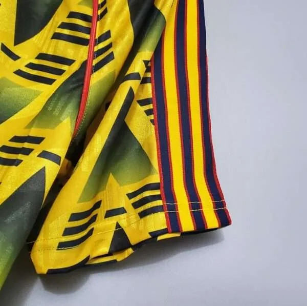 Zoom sur la manche du maillot vintage Arsenal Extérieur 1991/1993