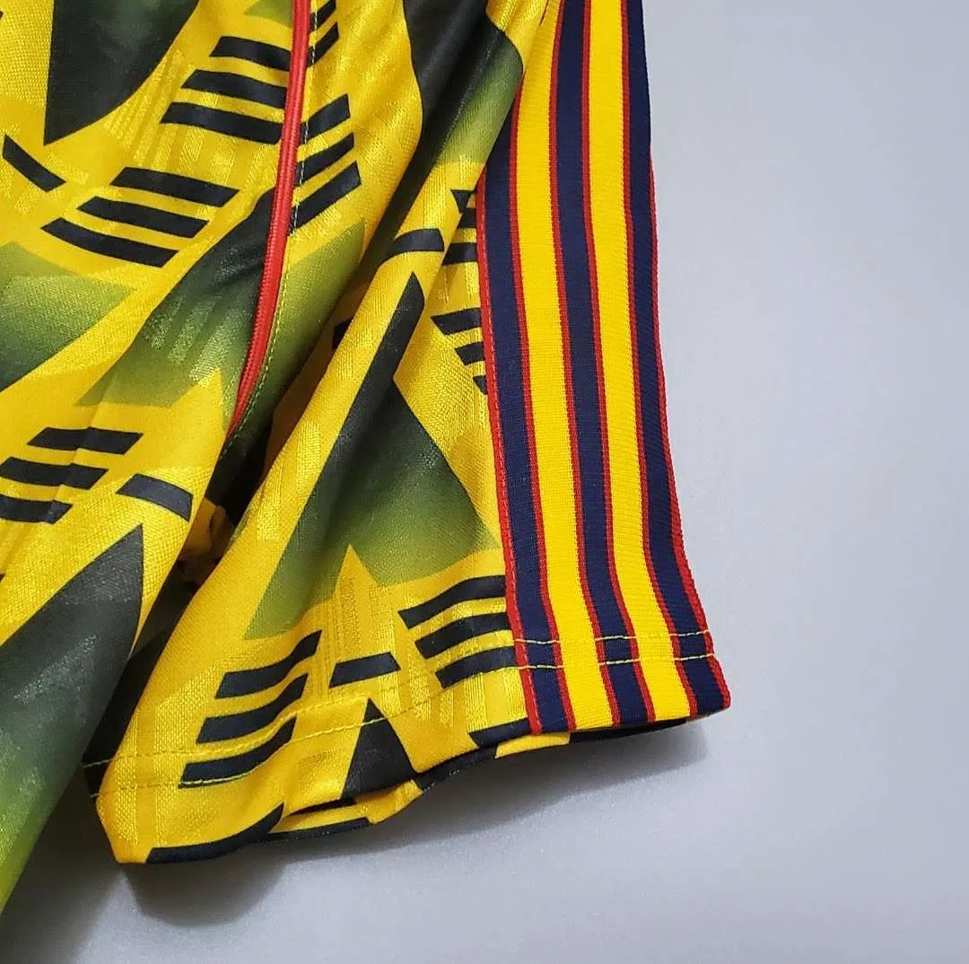 Zoom sur la manche du maillot vintage Arsenal Extérieur 1991/1993