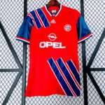 Vue avant du maillot vintage Bayern Munich Domicile 1993/1995