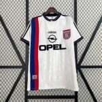 Vue avant du maillot vintage Bayern Munich Extérieur 1996/1998
