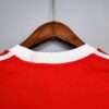 Présente le col du maillot vintage Bayern Munich Domicile "Europe" 2000/2002