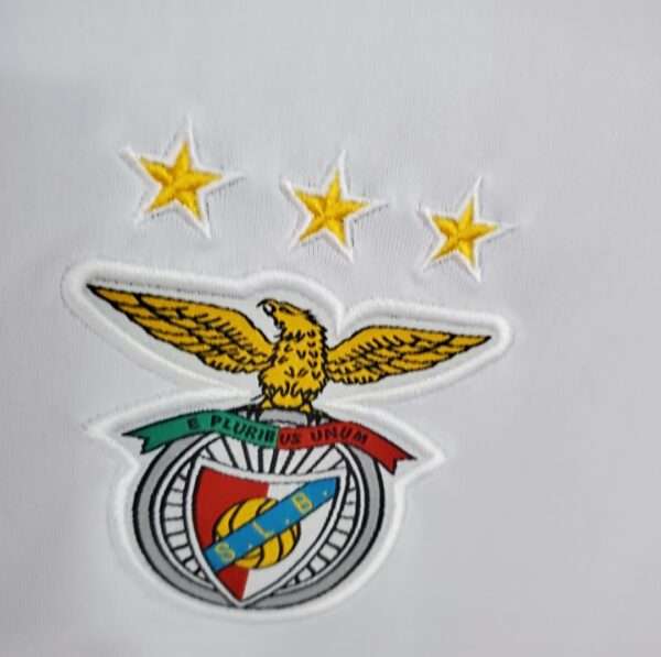 Zoom sur le logo du maillot vintage Benfica Extérieur 2013/2014