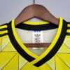 Présente le col du maillot vintage Borussia Dortmund Domicile 1988/1989