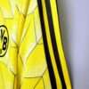 Zoom sur la manche du maillot vintage Borussia Dortmund Domicile 1988/1989