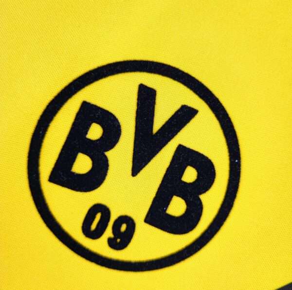 Zoom sur le logo du maillot vintage Borussia Dortmund "Coupe d'Allemagne" 1988/1989