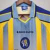 Zoom sur le col et les logos du maillot vintage Chelsea Extérieur 1996/1998