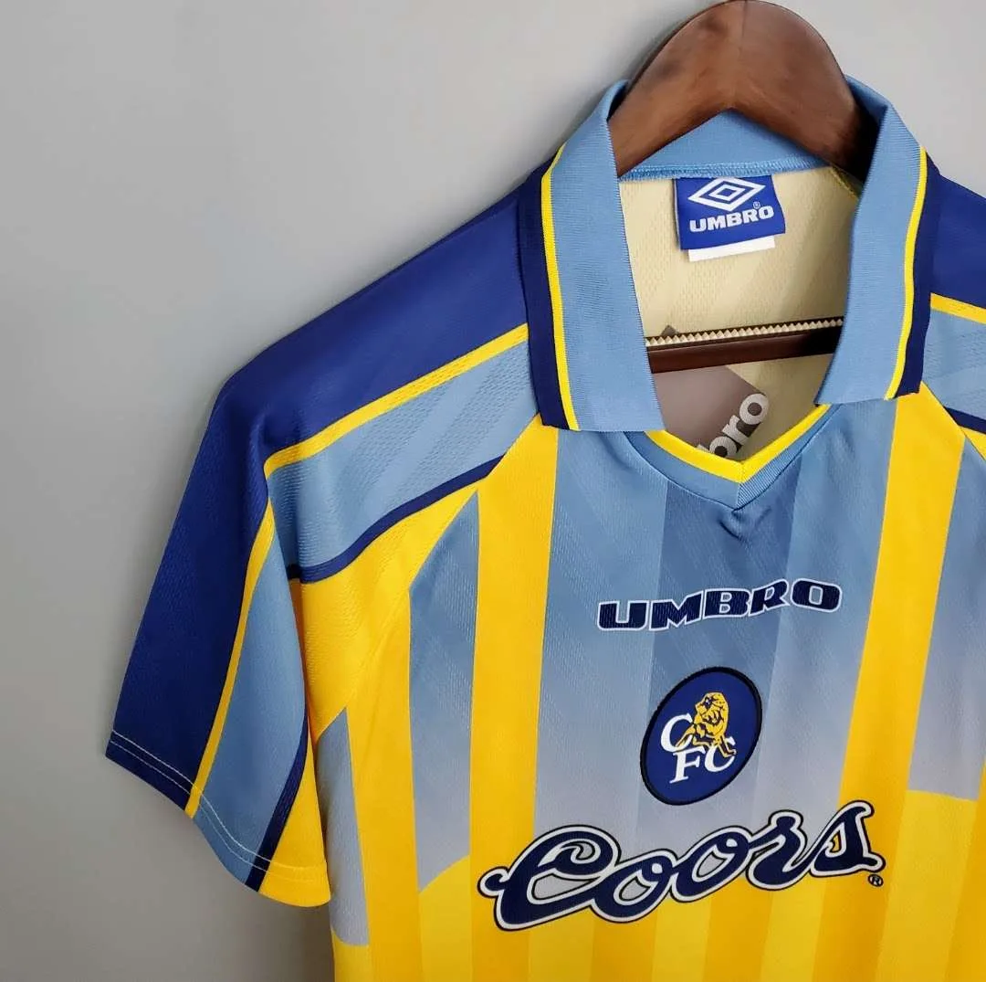 Présente la manche et col du maillot vintage Chelsea Extérieur 1996/1998