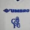 Zoom sur les logos du maillot vintage Chelsea Extérieur 1998/2000