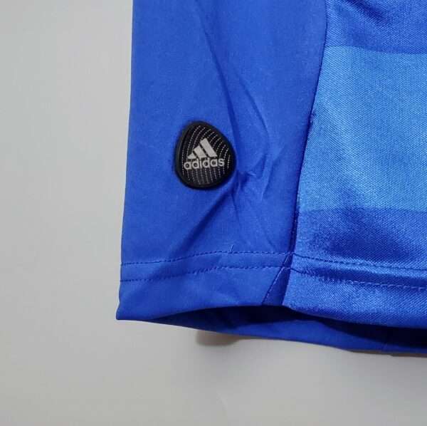 Zoom sur le logo du maillot vintage Chelsea Finale Ligue des Champions 2012