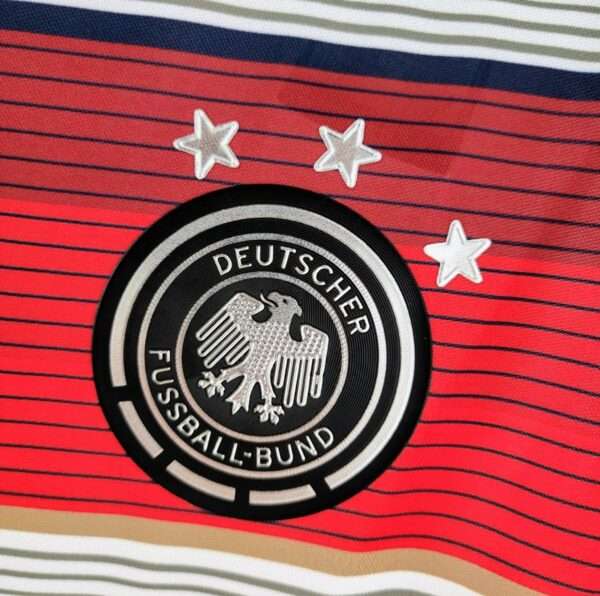 Zoom sur le logo du maillot vintage Allemagne Domicile Coupe du Monde 2014