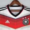 Présente le col et logos du maillot vintage Allemagne Domicile Coupe du Monde 2014