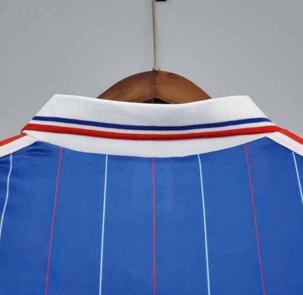 Zoom sur le col du maillot vintage France Domicile Coupe du Monde 1982