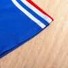 Zoom sur la manche du maillot vintage France Domicile Euro 1984