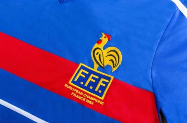 Zoom sur le logo du maillot vintage France Domicile Euro 1984