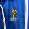 Zoom sur le logo du maillot vintage France Domicile Euro 1996