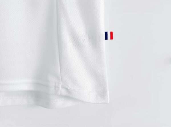 Zoom sur les coutures du maillot vintage France Extérieur Coupe du Monde 1998