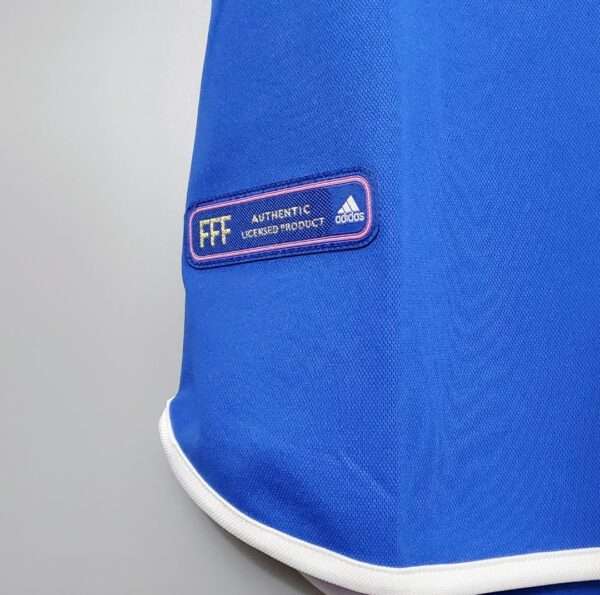 Zoom sur le logo du maillot vintage France Domicile Euro 2000