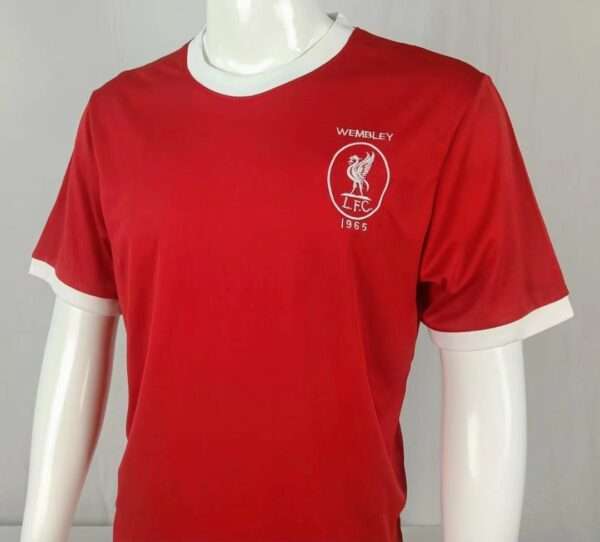 Présente la manche, col et logo du maillot vintage Liverpool Finale FA Cup 1965